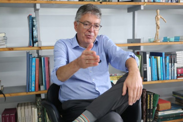 Mauricio Cárdenas, precandidato presidencial, durante su visita a las instalaciones de LA PATRIA.