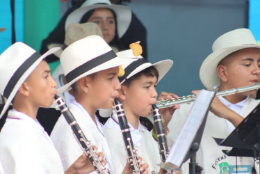 Los estudiantes interpretan sus mejores temas luego de varias semanas de ensayo.