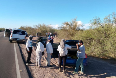 Los cuerpos de tres niñas que eran hermanas fueron encontrados un día después del hallazgo de los restos de su madre en la misma carretera de Hermosillo, Sonora.