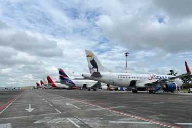 De acuerdo al plan maestro para el Aeropuerto Internacional Matecaña se construirá una nueva pista de carreteo entre las cabeceras 0-8 y 2-6