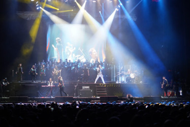 Según Julio César Maldonado Rincón, productor del concierto Ópera Queen, una característica de sus conciertos en teatros es que les abren las puertas del escenario a los menores para que ingresen con sus familias, creen recuerdos y sobre todo, tengan su primer concierto.
