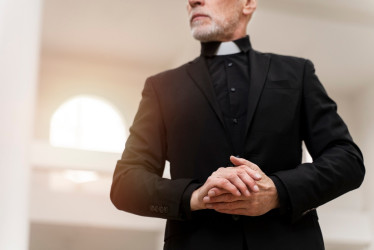 El sacerdote manizaleño asegura que el dinero que perdió es fruto de su trabajo, incluso desde antes de pertenecer a la curia.