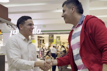 Andrés Felipe Bedoya Cárdenas, secretario de Educación del Tolima, con Óscar Duván Céspedes.