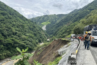 El derrumbe en Sinifaná (Antioquia) es atendido por la ANI y Covipacífico. La obra de reconstrucción y mejoramiento de la vía se alargaría hasta noviembre.
