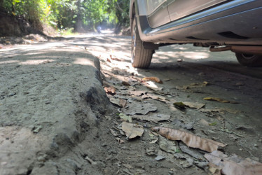Entre La Dorada e Isaza, en el oriente de Caldas, hay 27 kilómetros. De ellos, en la actualidad intervienen 3. Los otros 24 son una ruta de huecos, que deben ser esquivados por los viajeros en cada curva y en cada tramo.