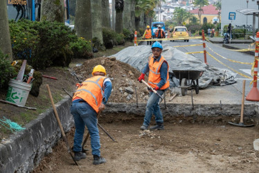 Trabajos de mejoramiento de vía en la avenida de Villa Pilar de Manizales.