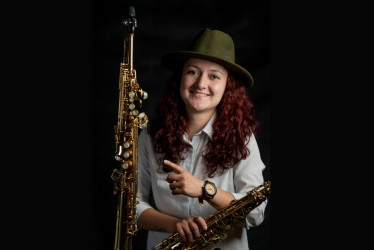 Wendy Giraldo en el año 2013 inició estudios profesionales en la carrera Maestro en Música de la Universidad de Caldas.