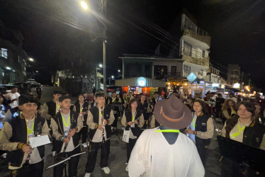 Las agrupaciones, tras su presentación ante el jurado en la Plaza de Robledo, llevaron la fiesta musical a la zona rosa y a otros sectores de Anserma. 