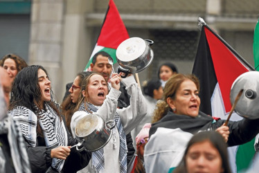 Algunos de los marchantes durante la manifestación en apoyo a Palestina.