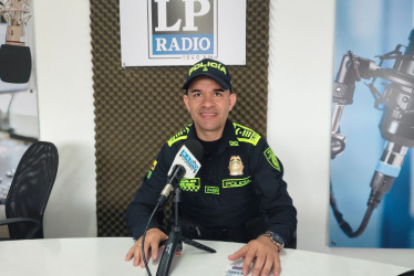 El intendente jefe Andrés Gómez, intendente del Grupo de Incorporación Caldas.