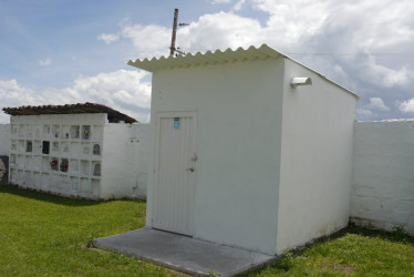 En el Cementerio La Santa Cruz de Palestina, el Juzgado Civil del Circuito de Chinchiná ordenó la construcción de un sanitario para discapacitados.