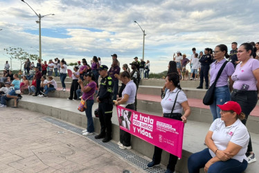 Al final de la marcha, en el malecón en La Dorada se presentó un acto cultural y obra de teatro con mensajes alusivos a la prevención de la trata de personas.