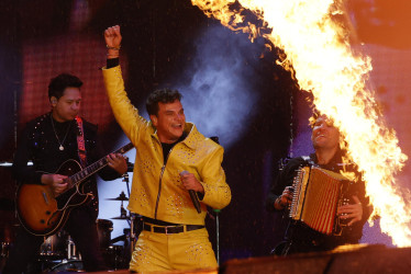 El cantante colombiano Silvestre Dangond se presenta como parte de su gira 'El último baile tour' este viernes, en Bogotá (Colombia).
