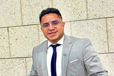 El samaneño Cristian Alejandro Parra Rojas, gerente del Hospital San Cayetano de Marquetalia, obtuvo el título de magíster en Gobierno y Políticas Públicas