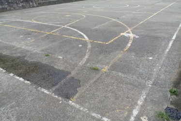 Así está la cancha del barrio Panorama.