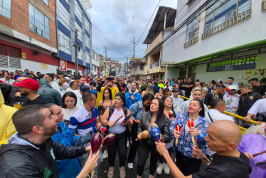  Este domingo la salsa se toma la calle 12 del barrio El Bosque de Manizales. 