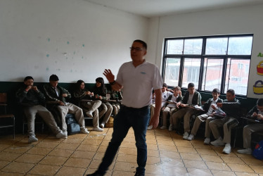 Las charlas de prevención captaron la atención de los jóvenes.