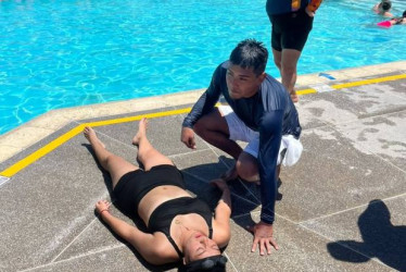 Fotos I Facebook alcaldías I LA PATRIA  En Palestina, municipio con buen número de psicinas sobre todo en la zona turística de Santágueda, capacitan en salvamento acuático. En otros municipios de Caldas reportan avances en alumbrado público, parques, ayudas por vendaval, entre otras. 