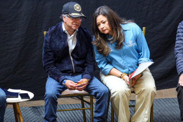 ¿Cómo acabar con el historial de incumplimientos de Aerocafé? ¿Cómo avanzan los tres megaproyectos férreos que tocan a Caldas? ¿Timonazo en las vías del Eje Cafetero? Entrevista con la ministra de Transporte, María Fernanda Rojas.