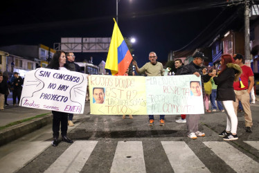Vecinos de La Enea protestaron contra el proyecto del parque de las Mascotas, liderado por la Alcaldía de Manizales. Denuncian falta de consulta y daño ambiental. 