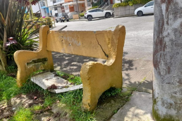 Así estaba la banca dañada.