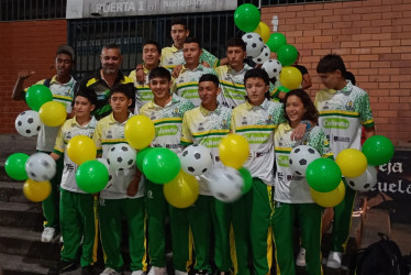 La categoría sub-15 de la selección Caldas masculina de fútbol sala quedó campeona invicta y tuvo al goleador y al mejor arquero de la fase zonal del Campeonato Nacional disputado en Cali. 