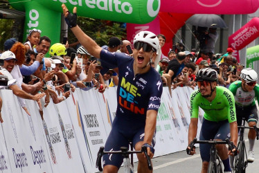 Wilmar Paredes, del Team Medellín EPM, ganó la etapa 7 de la Vuelta a Colombia que llegó a Cali.