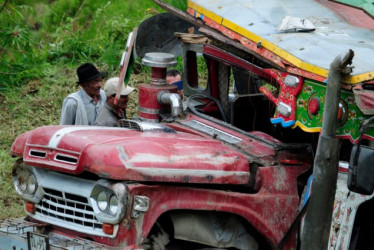 Así quedó la chiva tras el accidente.