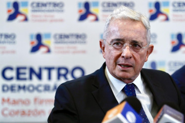 Álvaro Uribe Vélez, expresidente de Colombia, lamenta la muerte de Miguel Uribe Turbay.