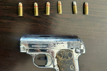 El capturado en el Aeropuerto La Nubia tenía en su poder una pistola con proveedor y municiones.