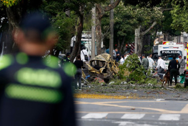 El camión bomba explotó el jueves por la tarde en un punto de la Carrera Octava de Cali