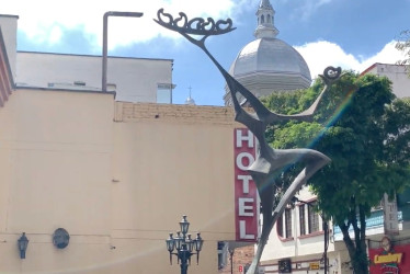 El recorrido del City tour se realiza los jueves y viernes desde el Parque el Lago a las 8:00 a.m., y se recorre las principales calles del centro de Pereira