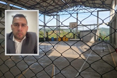  Secretario de Educación responde a padres sobre falta de docente en Chinchiná