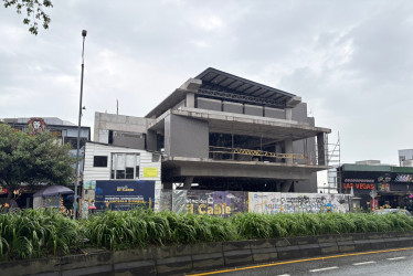 Los primeros movimientos de prueba de la línea 3 del cable aéreo, capturados en video. La construcción sum 32 meses de retrasos. ¿Cuándo se entregaría la obra?