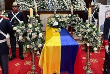 Desde este lunes (11 de agosto) el cuerpo de Miguel Uribe Turbay está en cámara ardiente en el Capitolio Nacional. 