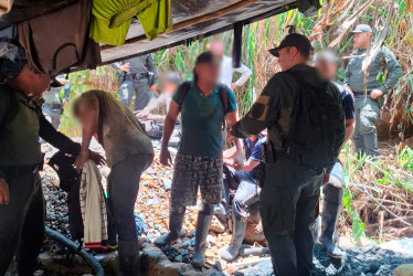 La Policía y Corpocaldas sorprendieron a 8 personas en flagrancia.