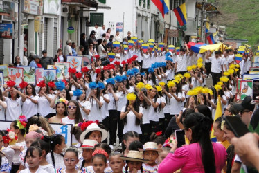 Los niños fueron protagonistas en el desfile del 7 de Agosto en Pensilvania (Caldas).