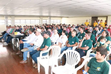  Fotos I Facebook alcaldías / Q´HUBO  Varias noticias de Caldas incluyen programas agropecuarios, presentación oficial de un nuevo corregimiento, eventos nacionales, y más informaciones de municpios.