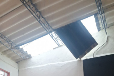 Fotos I Cortesía para LA PATRIA  Un  tradicional colegio del  occidente de Caldas resultó afectado con el vendaval de este domingo 10 de agosto del 2025.