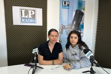  Tatiana Martínez y Linda Builes, integrantes de la Colectiva Púrpura VCC. 