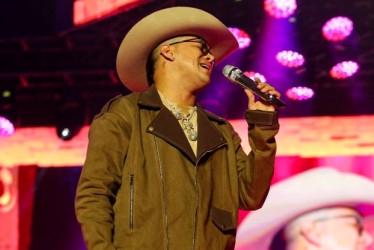 Las pruebas de sonido fueron desde primeras horas de la mañana del sábado (9 de agosto). Yeison Jiménez llegó a Manizales y llenó la Plaza de Toros, la misma que en septiembre del año pasado se quedó pequeña para albergar a sus fanáticos.   Las largas filas se dejaron ver sobre toda la Avenida Centenario desde temprano. Hasta el Parque del Agua Olaya Herrera se extendían los seguidores quienes llegaron luciendo ponchos y sombreros alusivos al artista oriundo de Manzanares quien a través de una historia de s