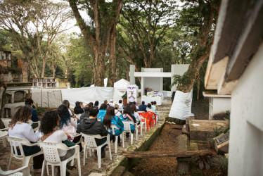 "Los 13 comparecientes fueron imputados como máximos responsables en el Subcaso Huila del Caso 03 que investiga asesinatos y desapariciones forzadas presentadas como bajas en combate por agentes del Estado", indicó la JEP.