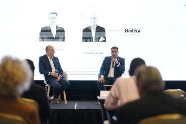 El presidente de ANIF, José Ignacio López y el alcalde Jorge Eduardo Rojas. 