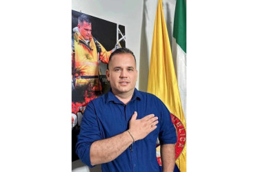 Juan Carlos Agudelo, oriundo de Chinchiná, comandante del Cuerpo de Bomberos Voluntarios de Arauquita (Arauca).