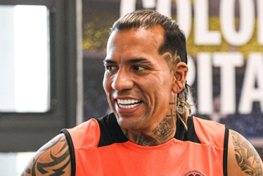 La sonrisa del goleador. Esta es la alegría de Dayro Moreno por vestir nuevamente la camiseta de la Selección Colombia.