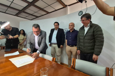 Se firmó el acta de inicio para construir el edificio de Facultad de Inteligencia Artificial e Ingenierías de la Universidad de Caldas.