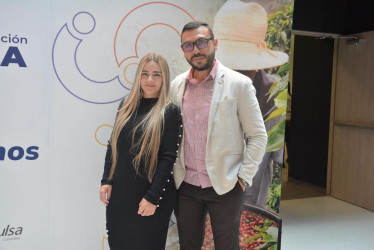 Lorena Ossa y Juan Díaz Londoño, fundadores de la marca de café de la finca el Rubí. 