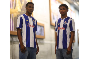 Julián Pérez y Jhojan de la Cruz, los dos juveniles colombianos que ahora jugarán en el Porto de Portugal.