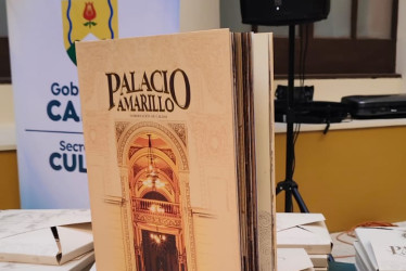 Este es el libro Palacio Amarillo, que le rinde homenaje a esta edificación que cumple 100 años y que es sede de la Gobernación de Caldas.
