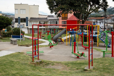 El parque de La Piedra en La Enea está en su fase final de remodelación y pronto abrirá al público.